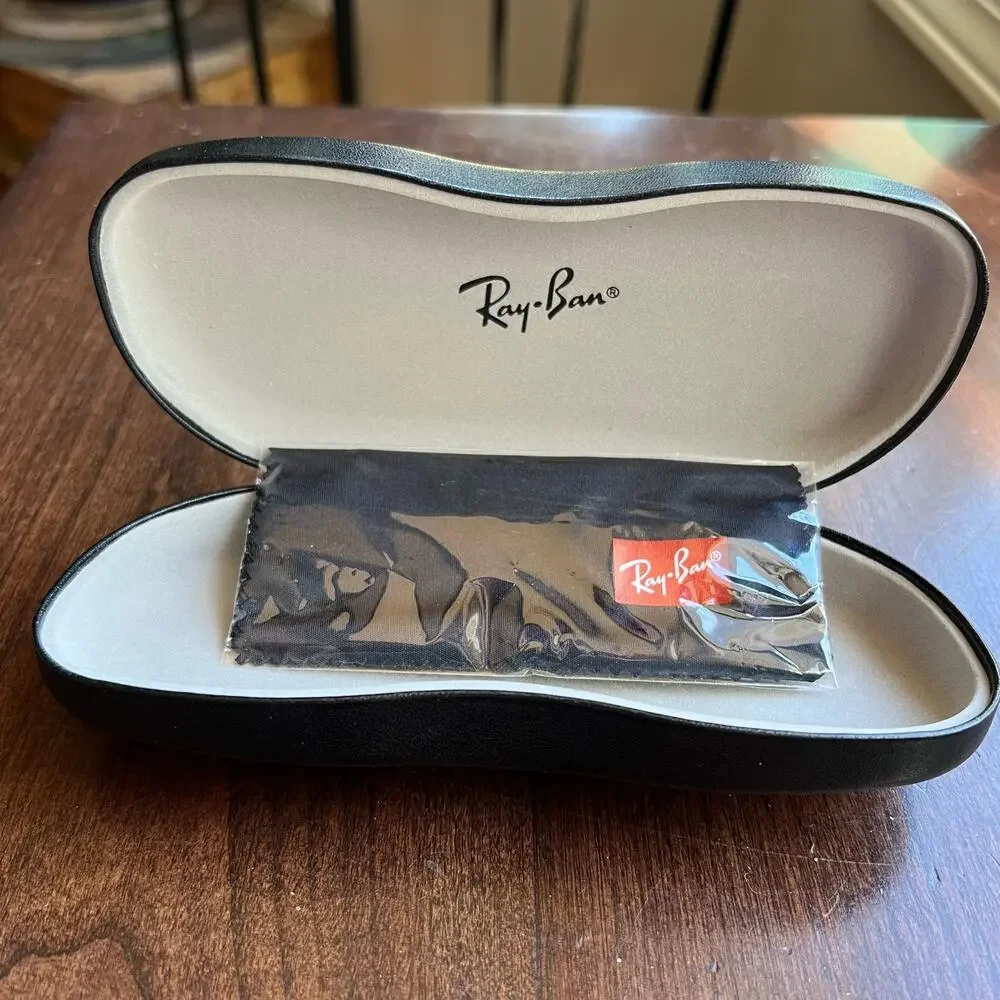 Ray Ban Sunglasses Clamshell Hard case Black & cleaning cloth